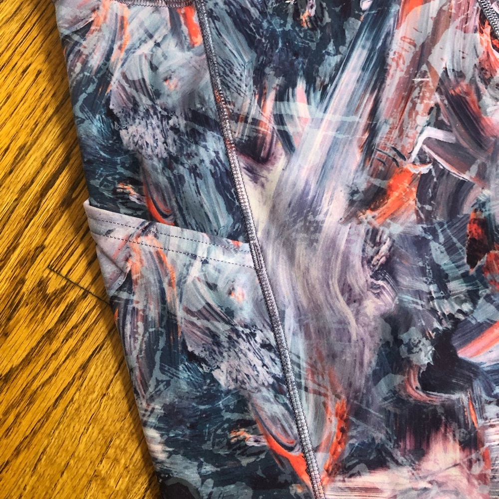 Lululemon Blue/Red/Lavender Pattern Leggings With… - image 2